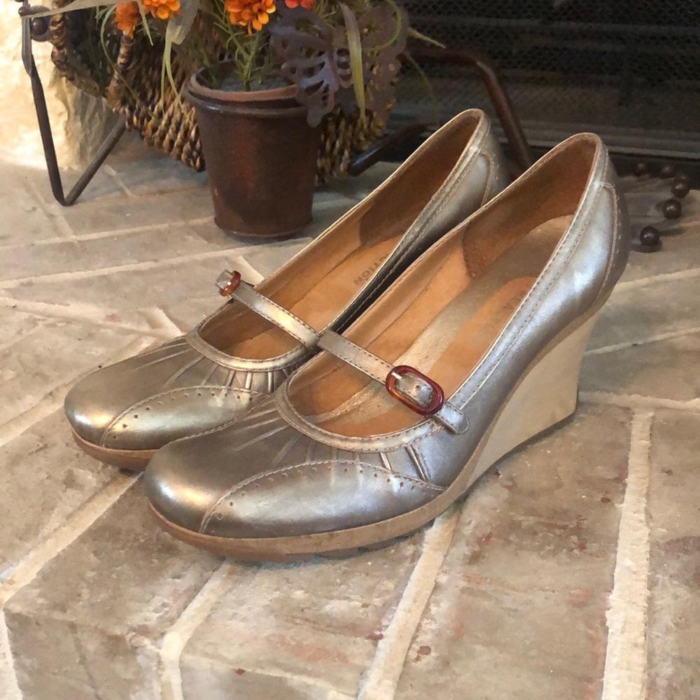 Kenneth Cole Reaction Wedge